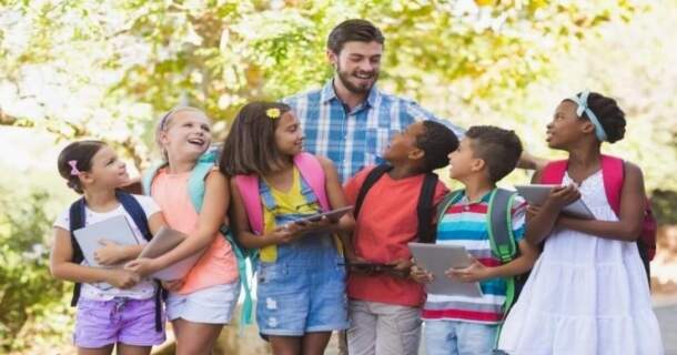 Curso de integração entre escola, família e comunidade