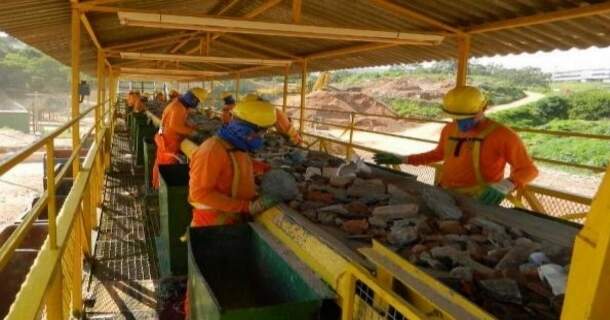 CURSO DE RESÍDUOS E RECICLAGEM NA CONSTRUÇÃO CIVIL